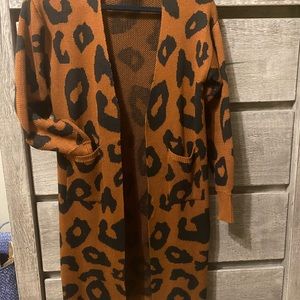 Women’s sweater cardigan. Cheetah print.